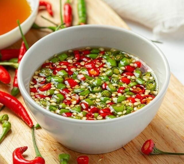 Prik Nampla (Fresh Chilli in Fish Sauce Lime Juice) 2 oz.